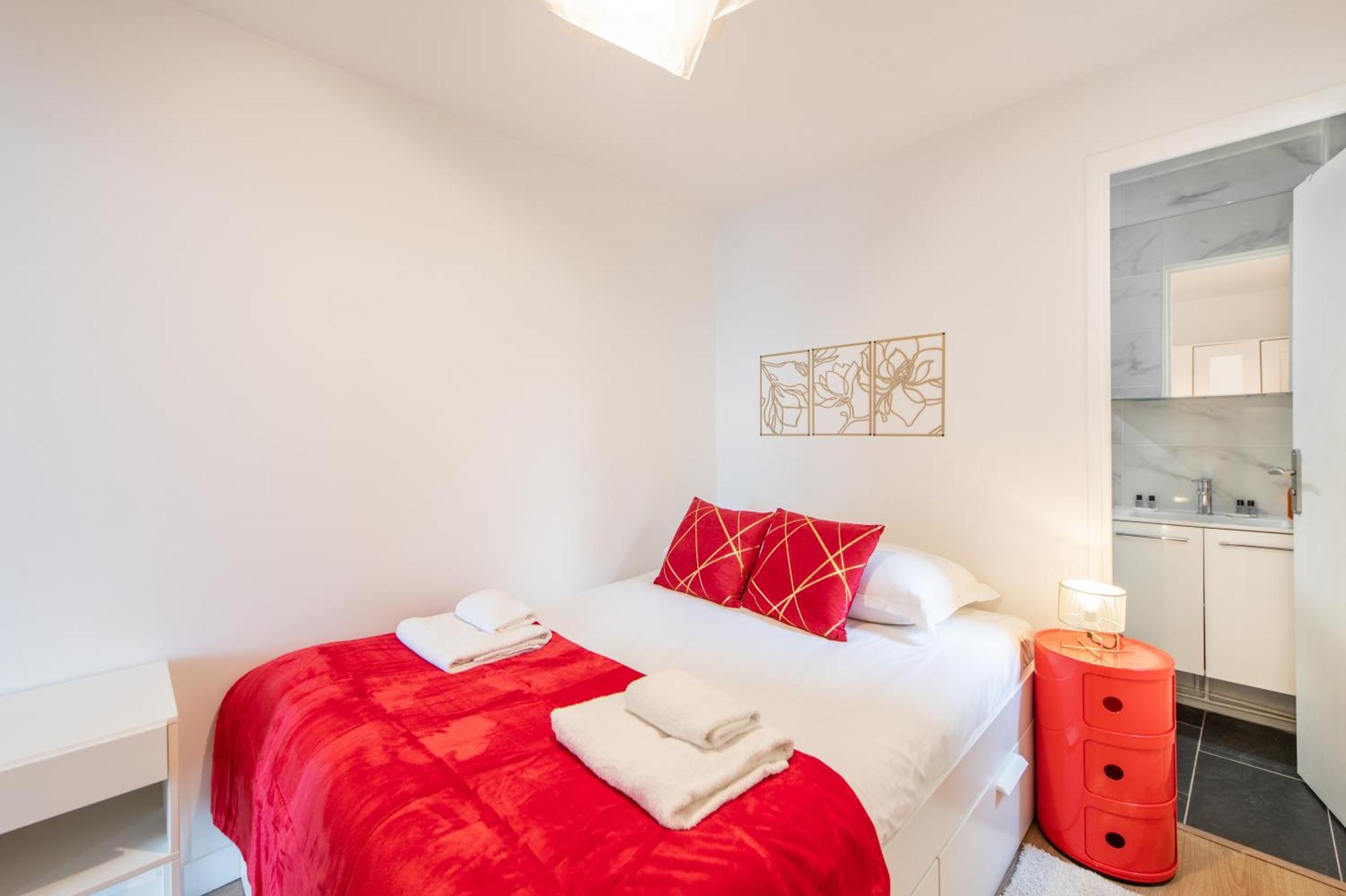 Spacious And Bright 2-Bedroom Large Apartment Very Close To Paris - Near Metro Boulogne-Billancourt Kültér fotó
