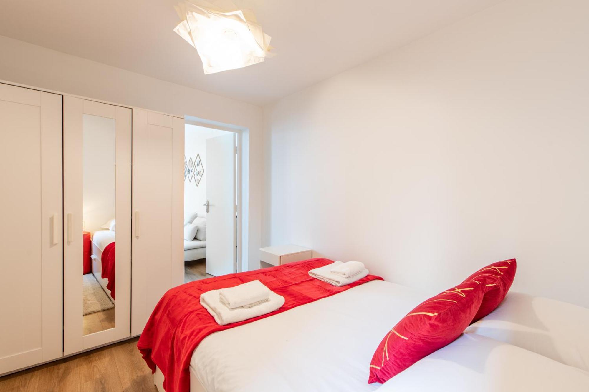 Spacious And Bright 2-Bedroom Large Apartment Very Close To Paris - Near Metro Boulogne-Billancourt Kültér fotó