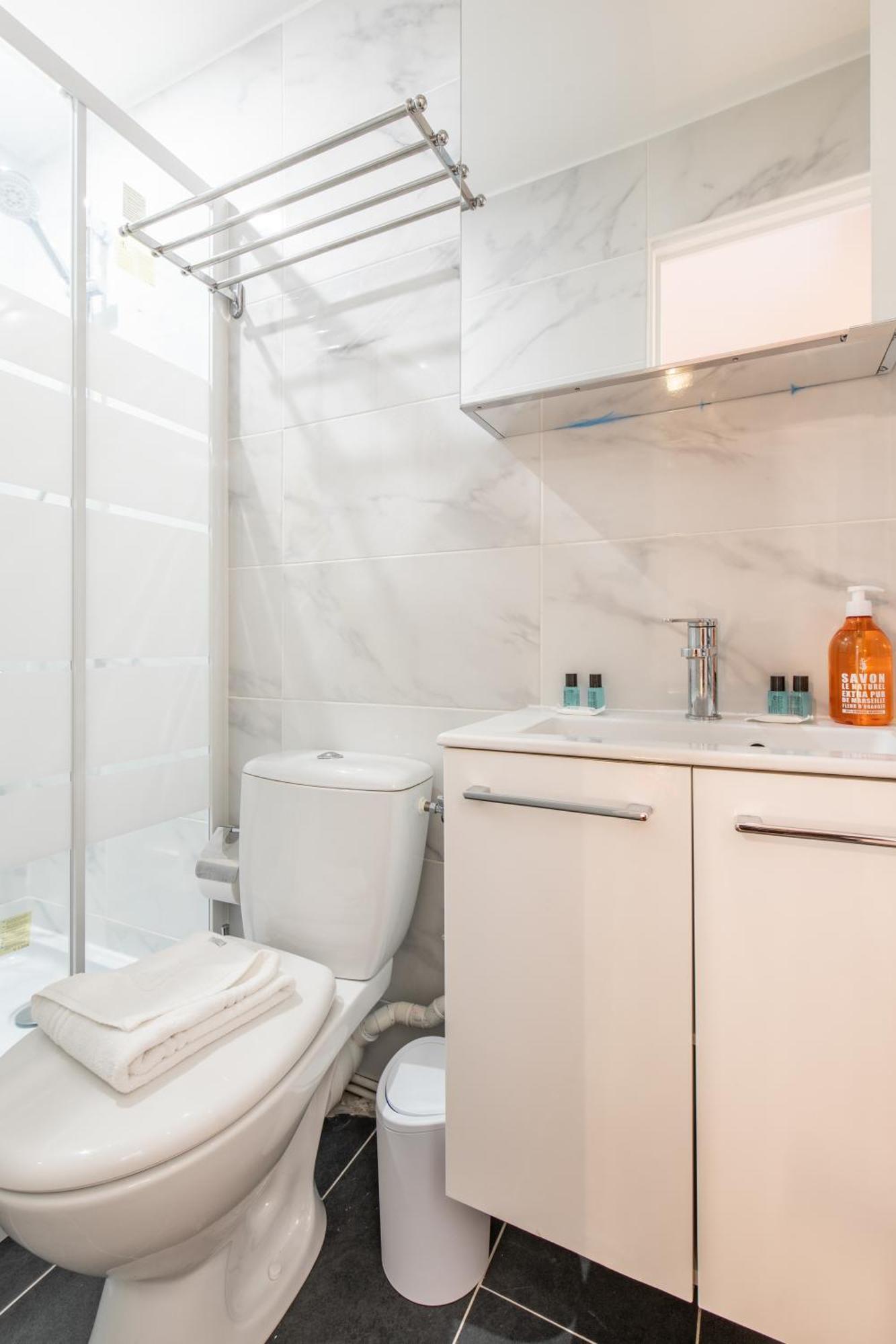 Spacious And Bright 2-Bedroom Large Apartment Very Close To Paris - Near Metro Boulogne-Billancourt Kültér fotó