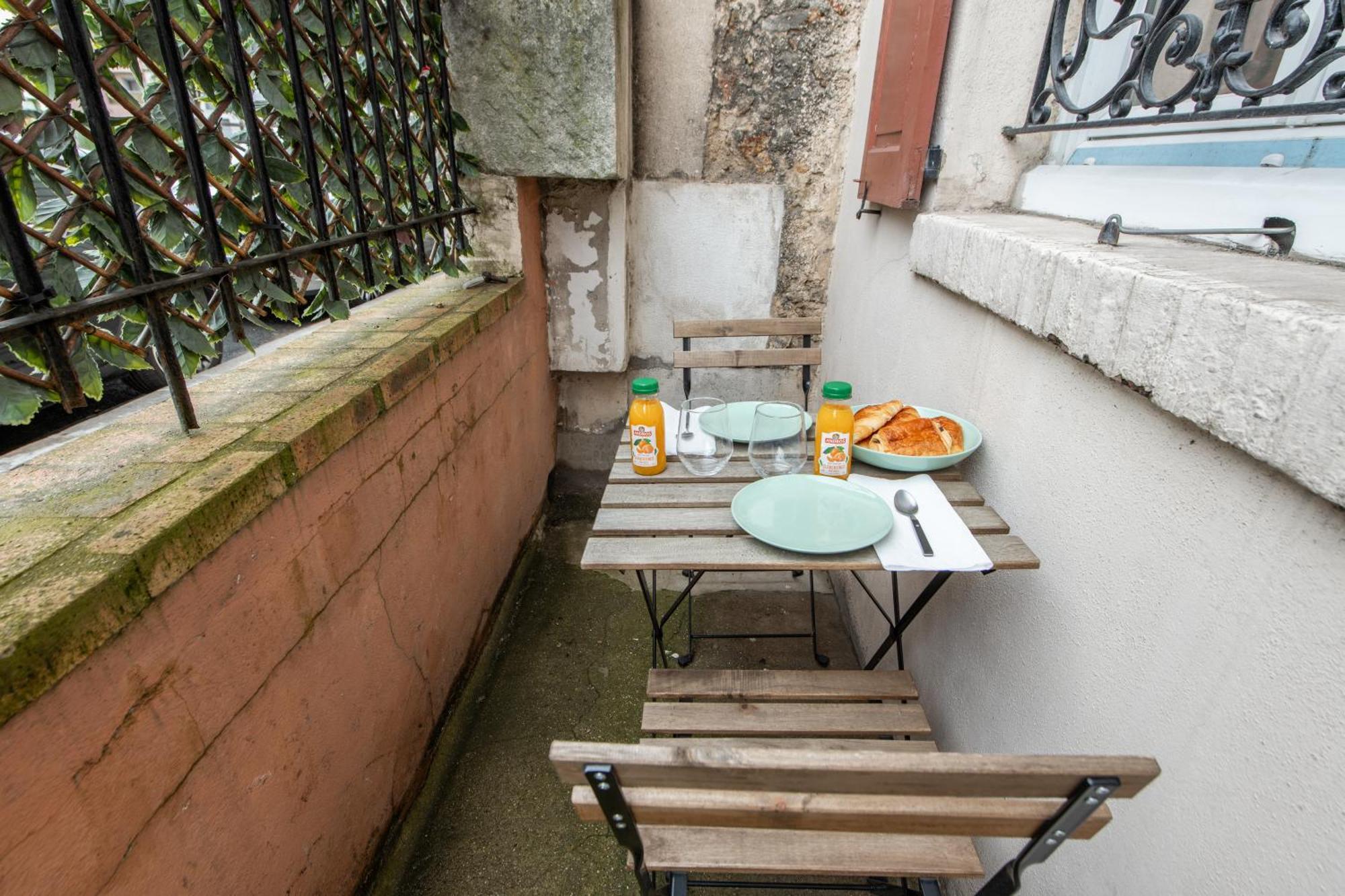 Spacious And Bright 2-Bedroom Large Apartment Very Close To Paris - Near Metro Boulogne-Billancourt Kültér fotó